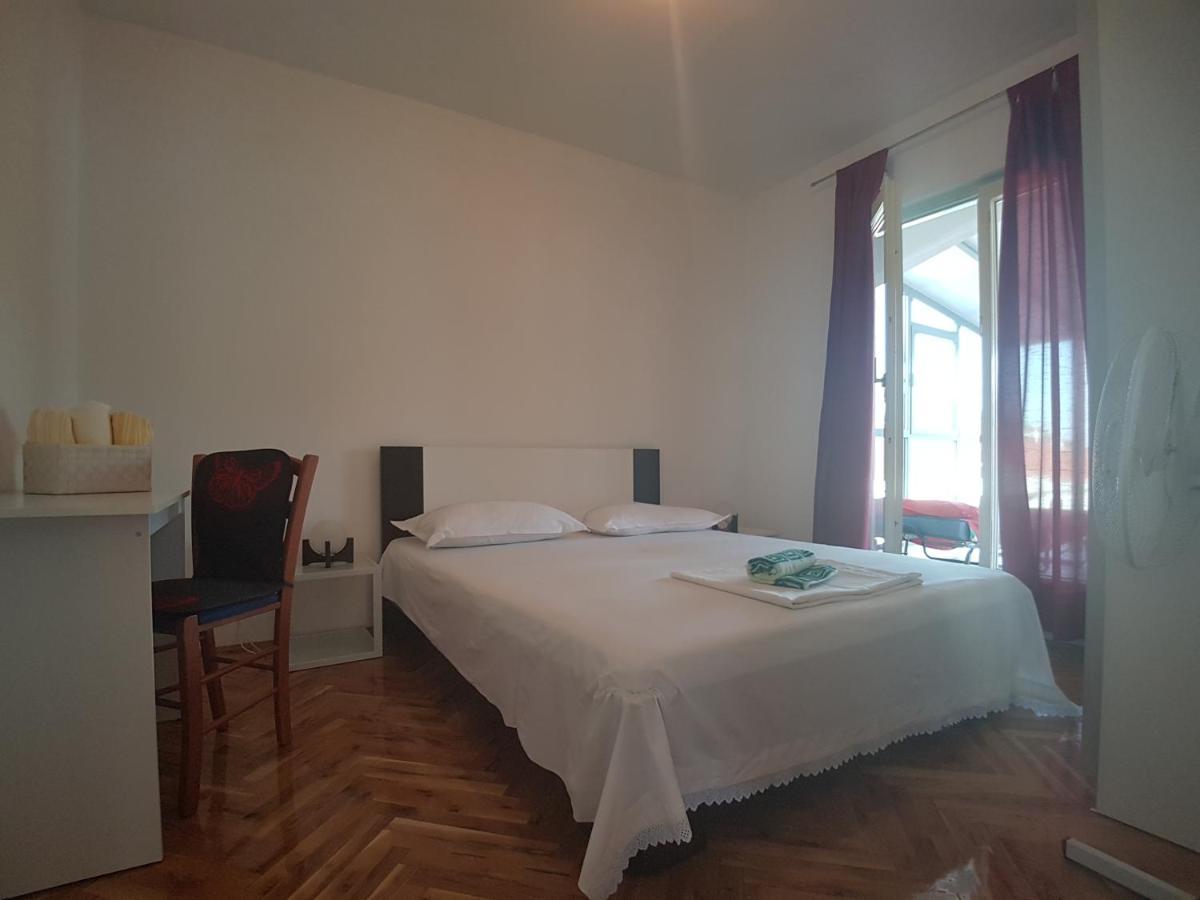 Apartments By The Sea Marina, Trogir - 14191 Exterior foto